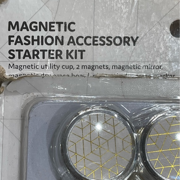 Locker Style mesh 12” shelf & magnetic starter kit - Picture 8 of 11